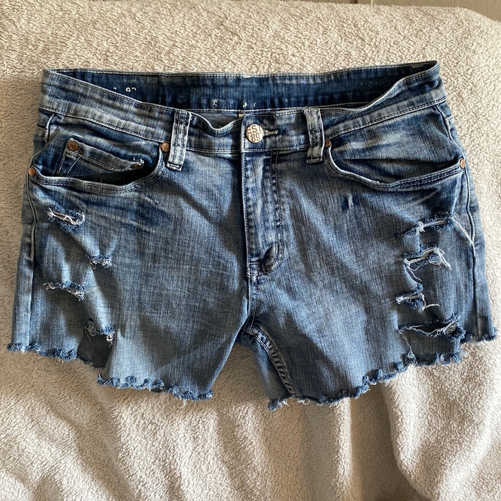 1897 Distressed Shorts sz 34 Discounted shipping!!